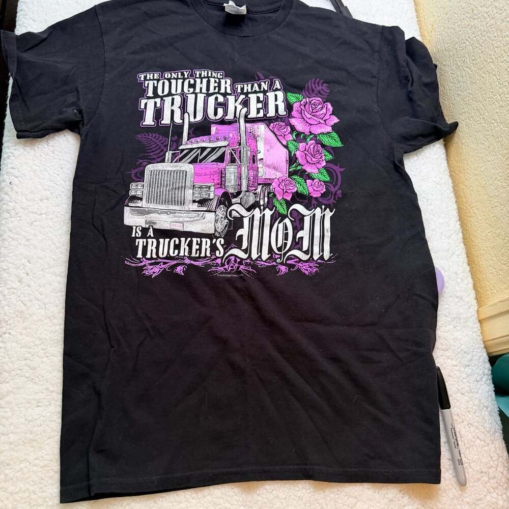 Truck Stop Tees Trucker Mom T-Shirt Size M Black